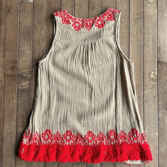 THML Sleeveless Gauze Embroidered Top Size Small - Picture 7 of 8